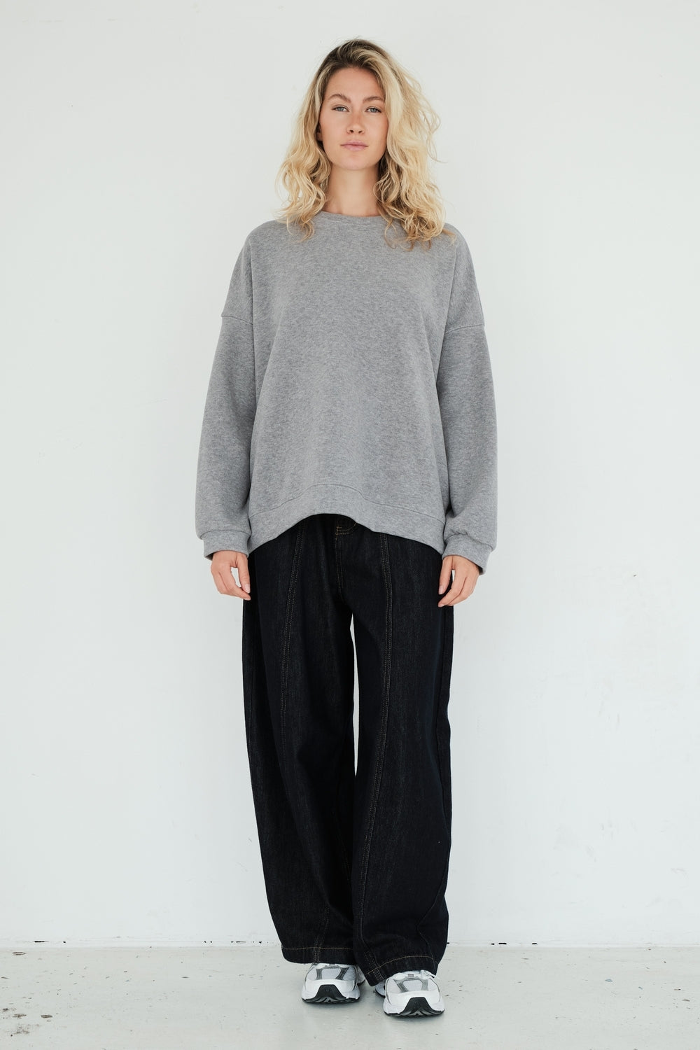 SWEAT BILLIE GRIS