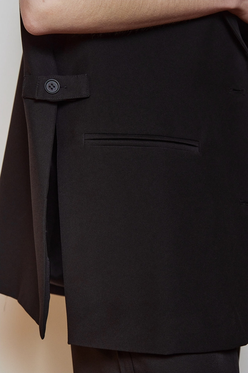 VESTE SANS MANCHES NEA NOIR
