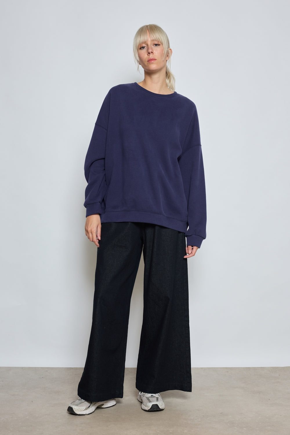 CHRISTINE DARK GREY SWEATSHIRT