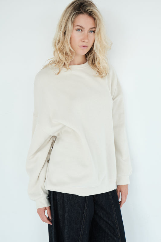 BILLIE WHITE SWEATSHIRT