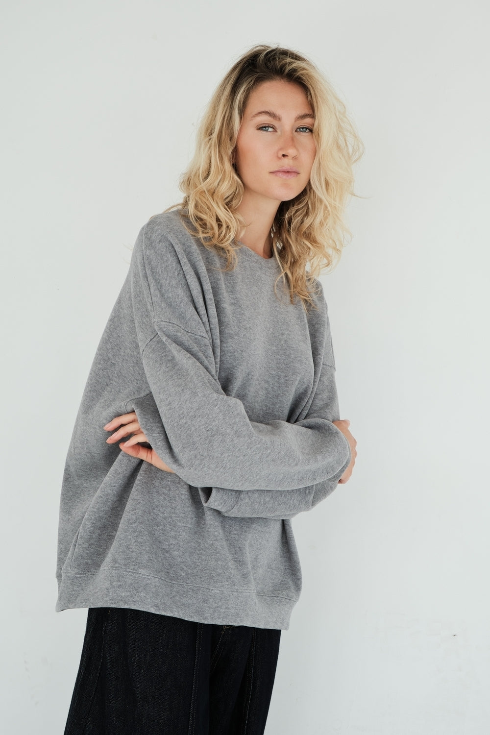 SWEAT BILLIE GRIS