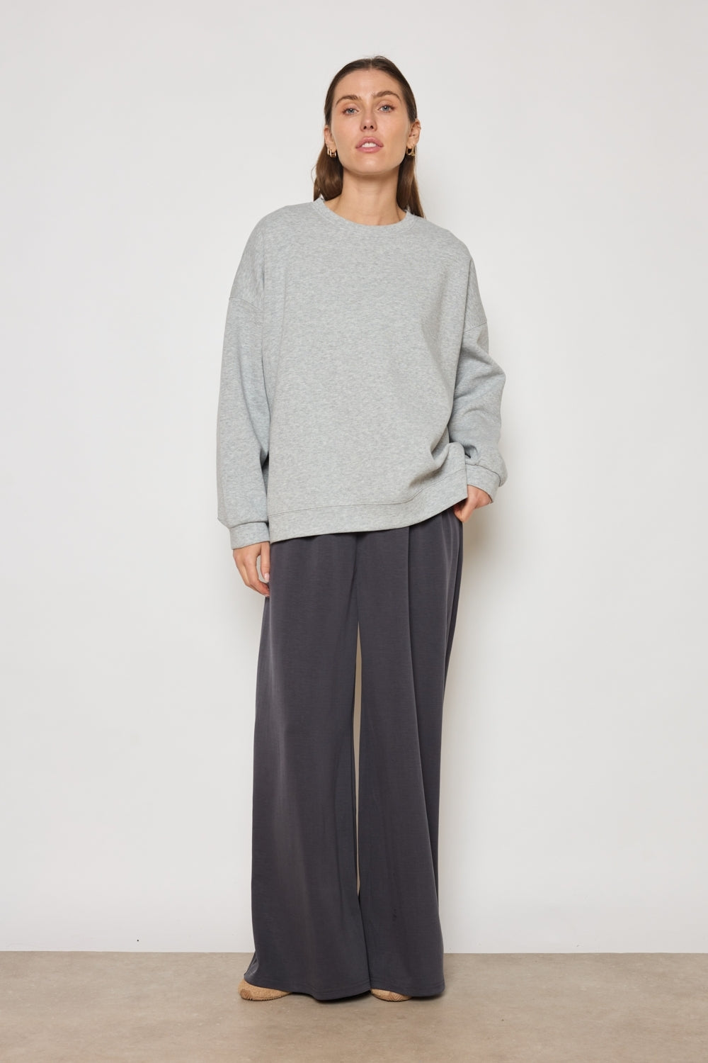 SWEAT NINA GRIS