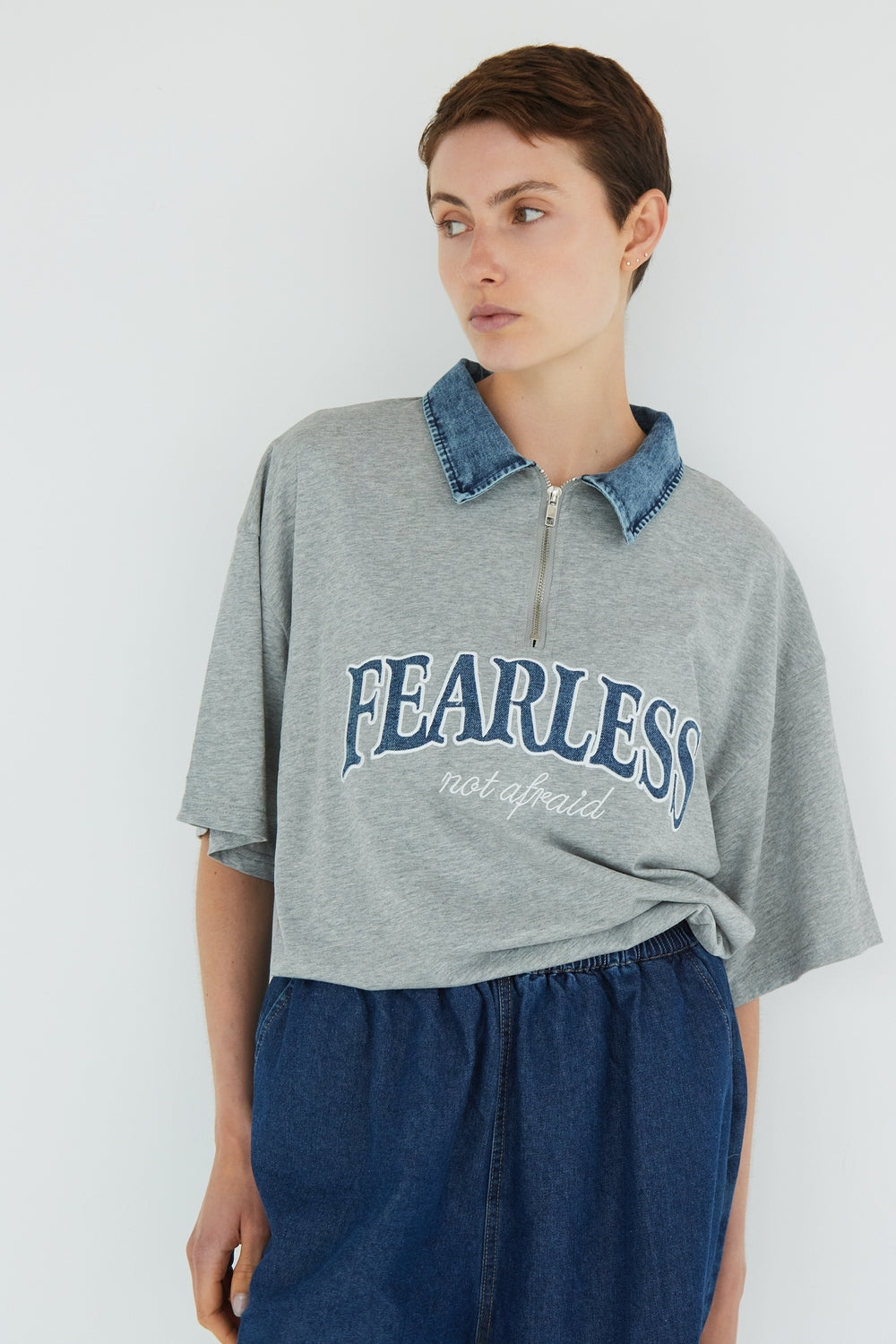 T-SHIRT FEARLESS GRIS