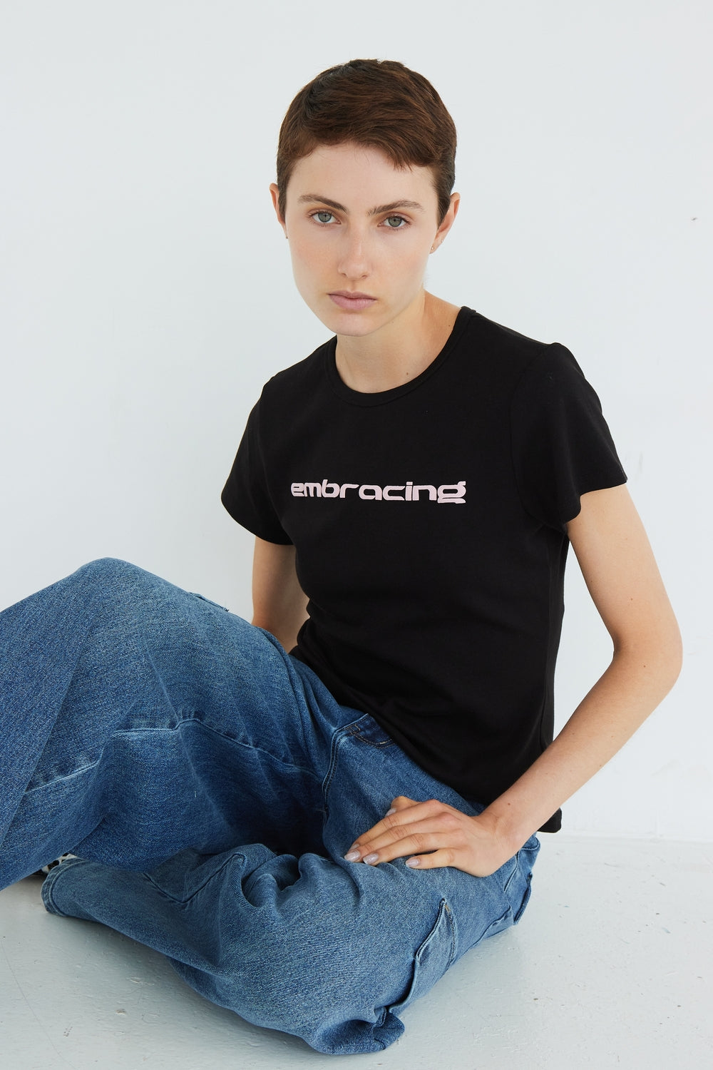 T-SHIRT EMBRACING NOIR