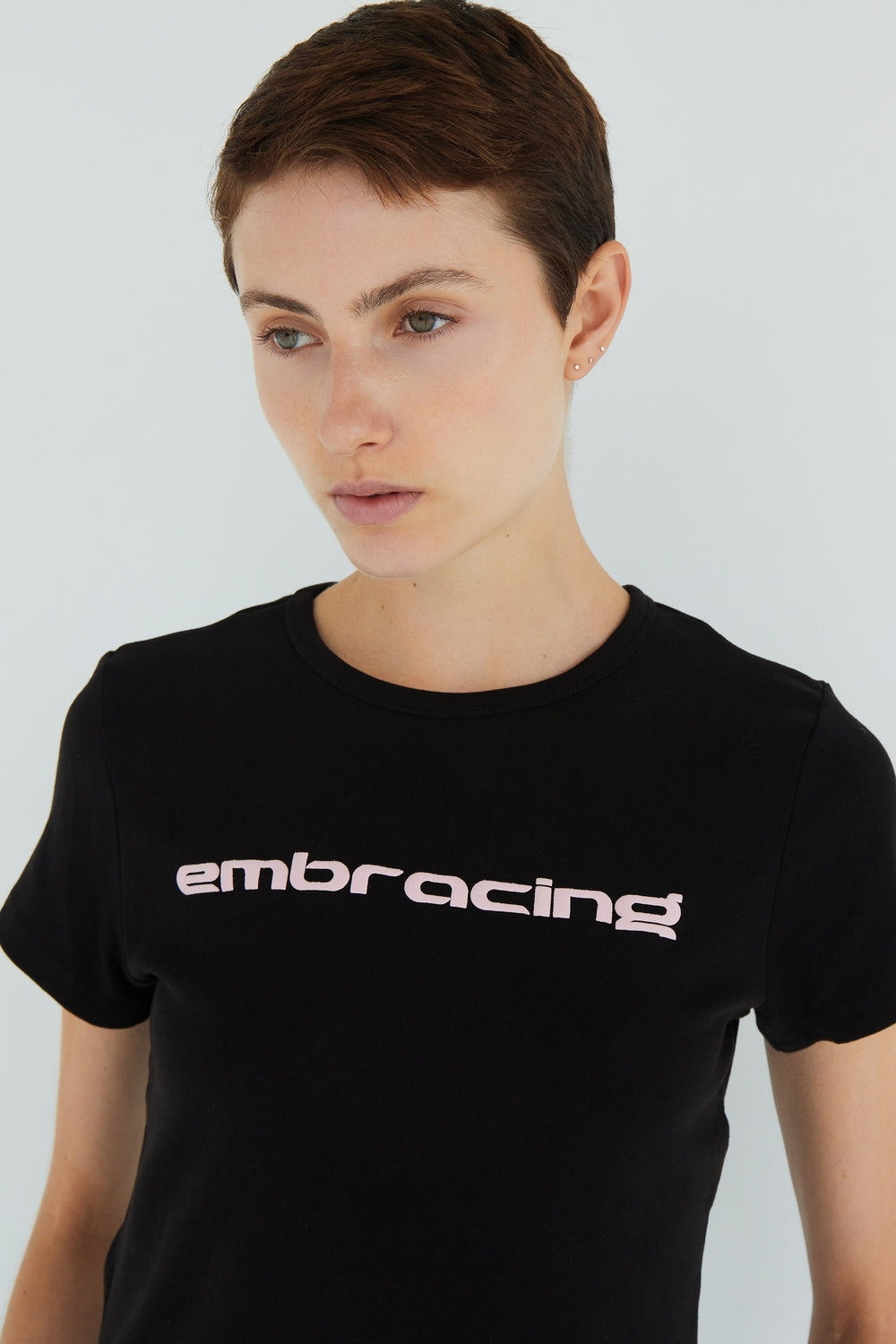 T-SHIRT EMBRACING NOIR