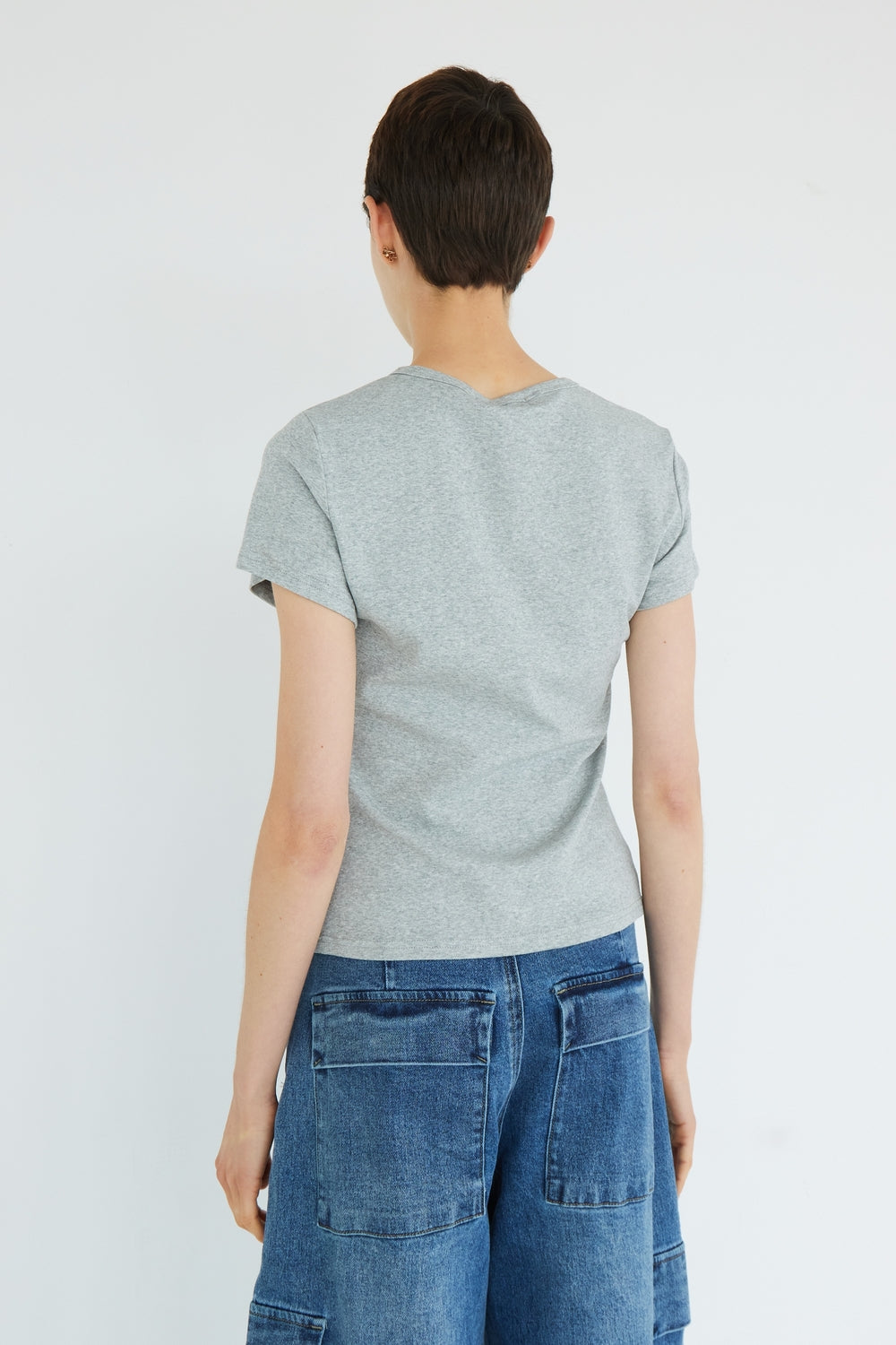 T-SHIRT EMBRACING GRIS