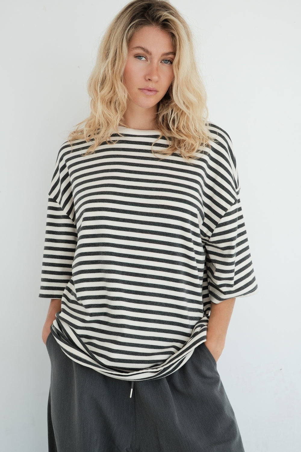 T-SHIRT MONA GRIS