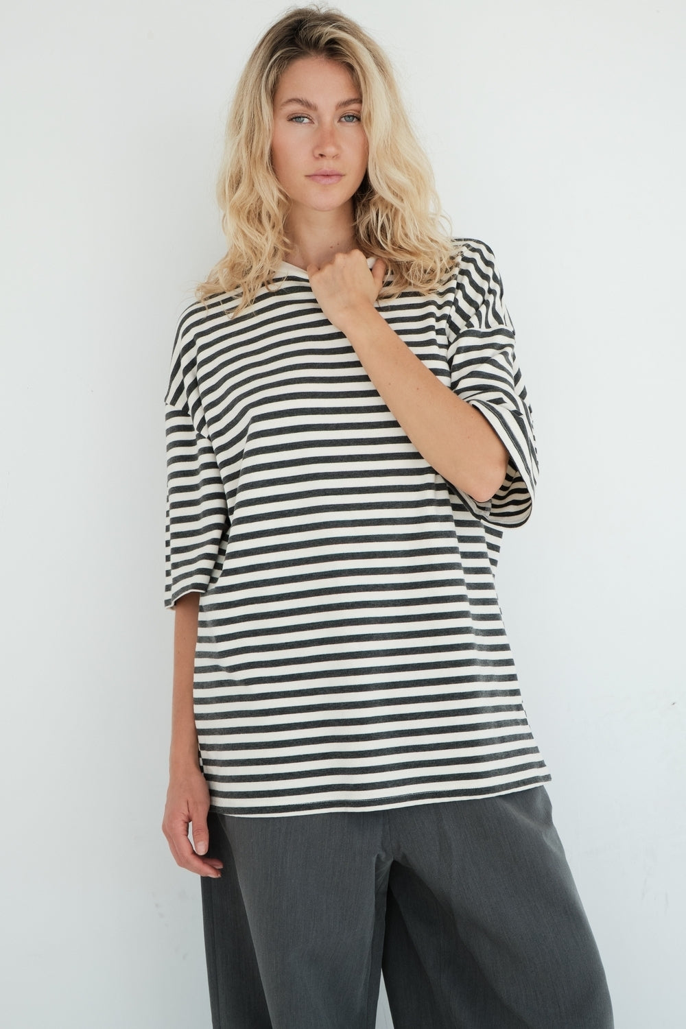 T-SHIRT MONA GRIS