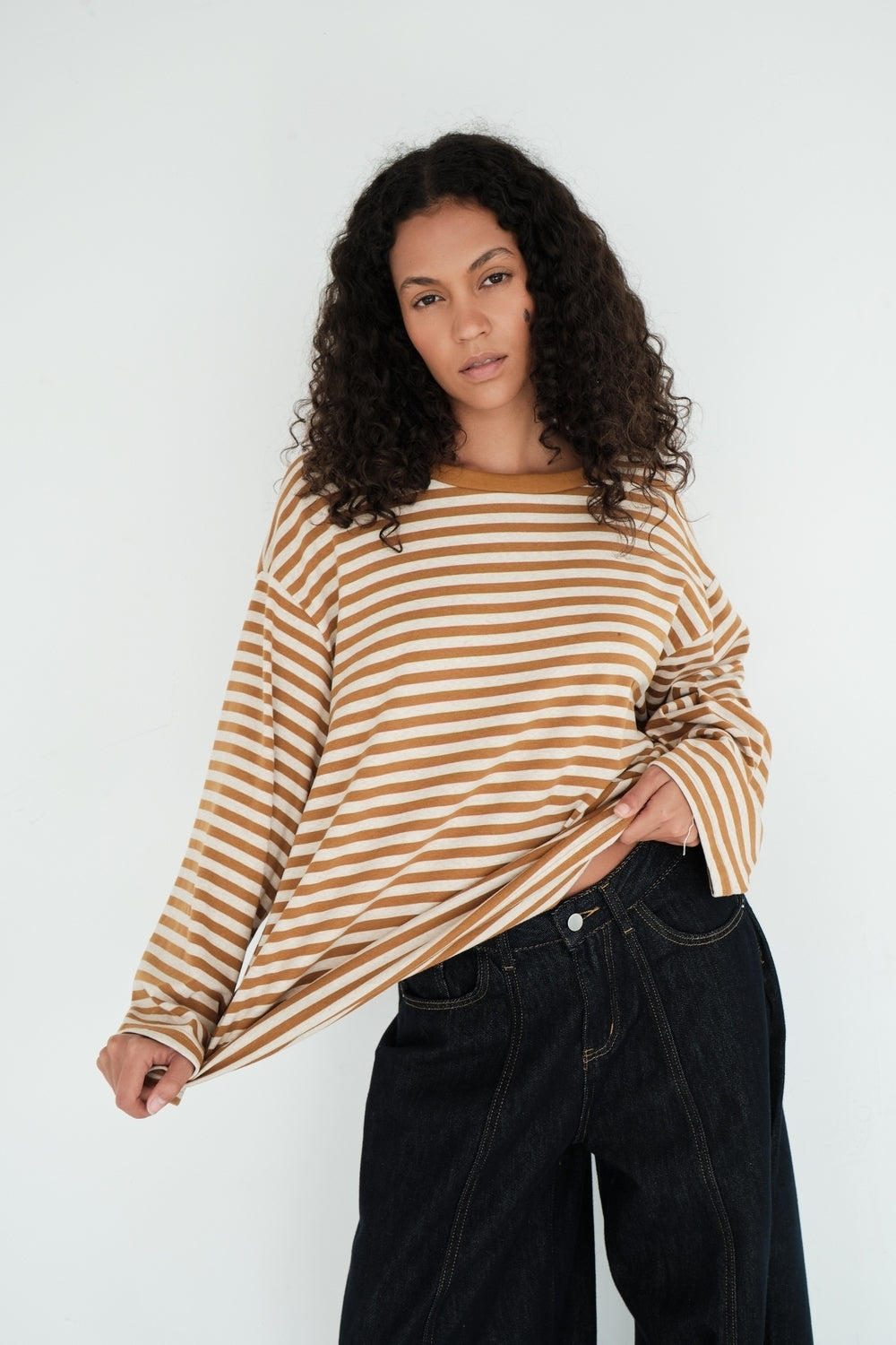 MONA CAMEL T-SHIRT