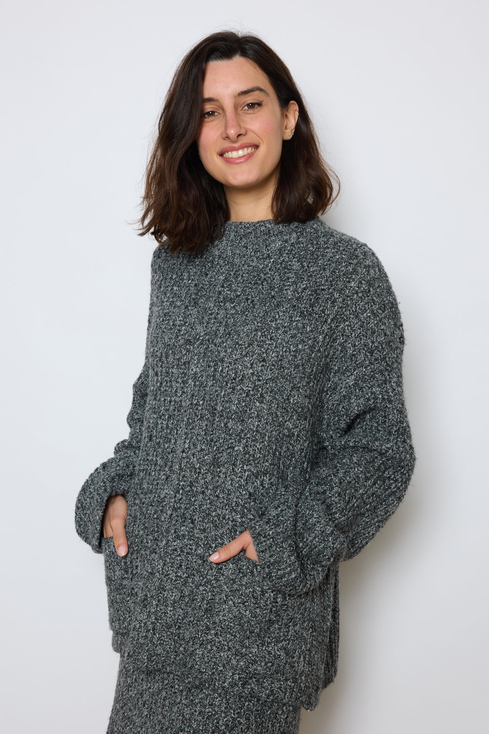 PULL TILDA GRIS