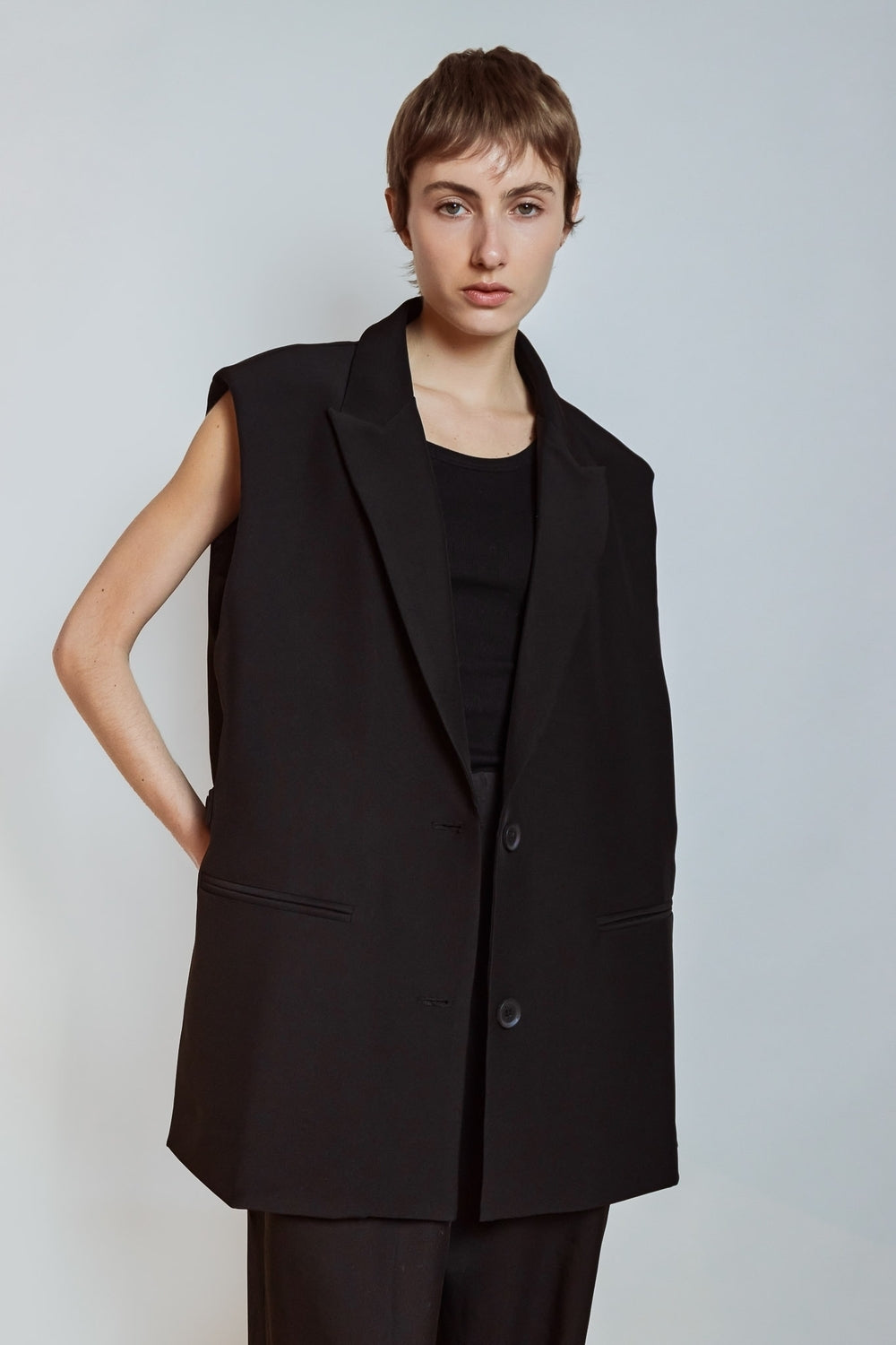 VESTE SANS MANCHES NEA NOIR
