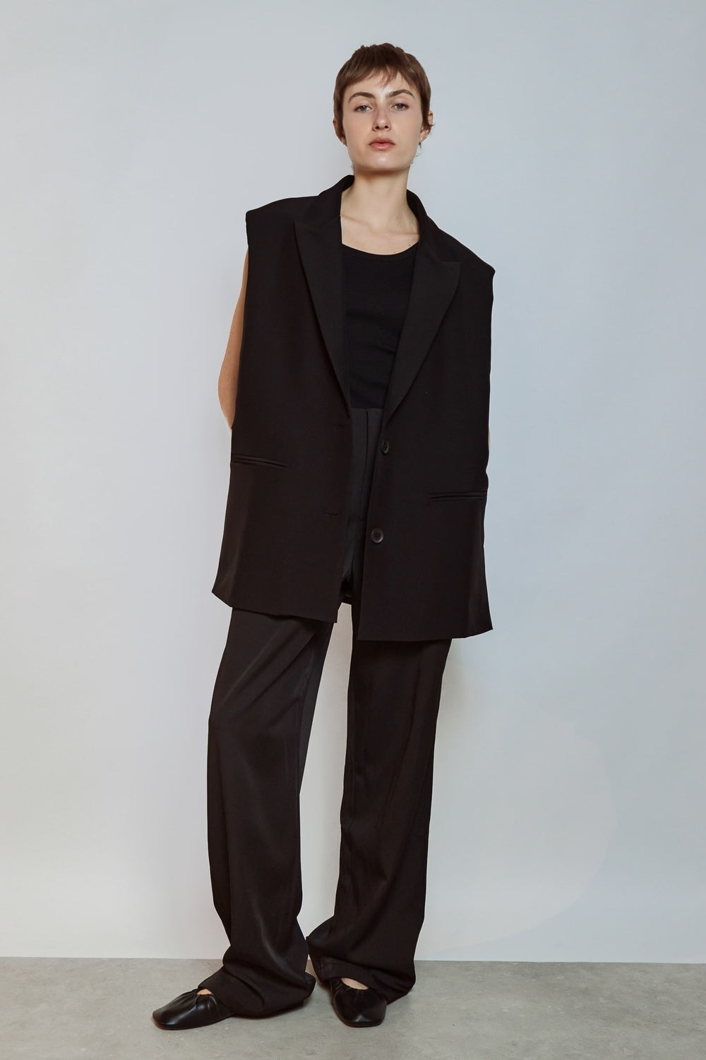 VESTE SANS MANCHES NEA NOIR