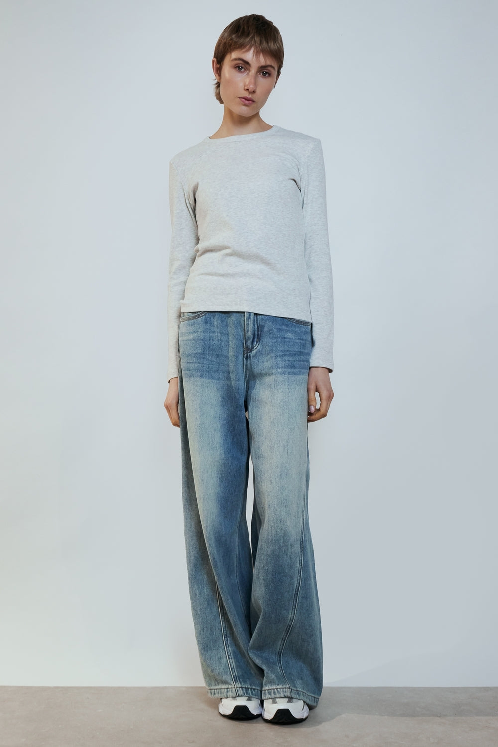 TOP NOAH GRIS
