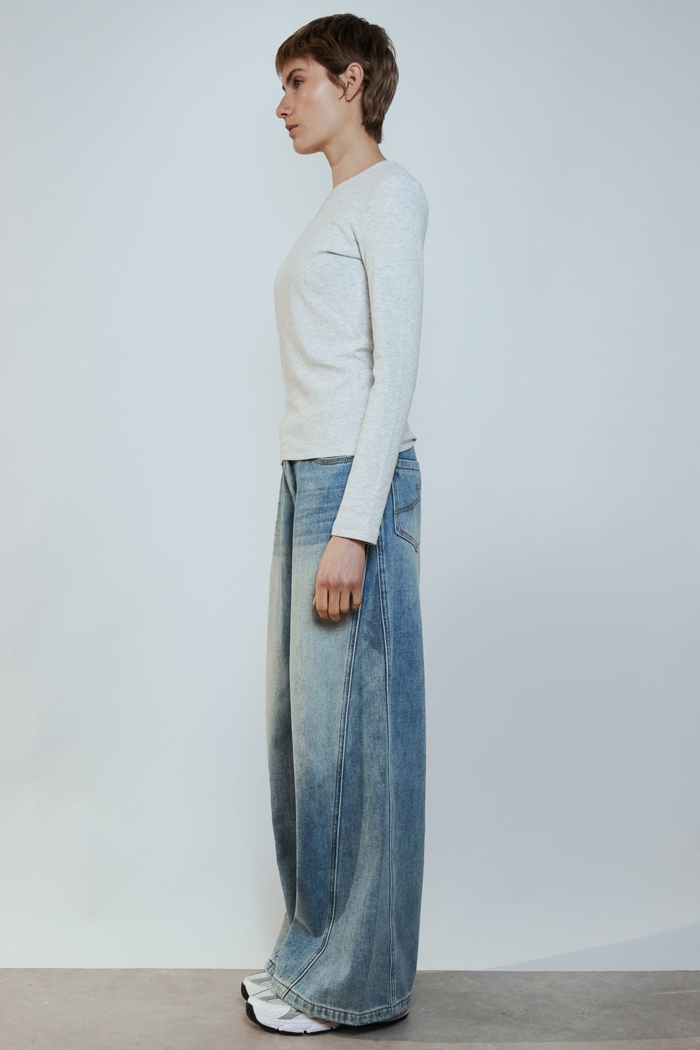 TOP NOAH GRIS