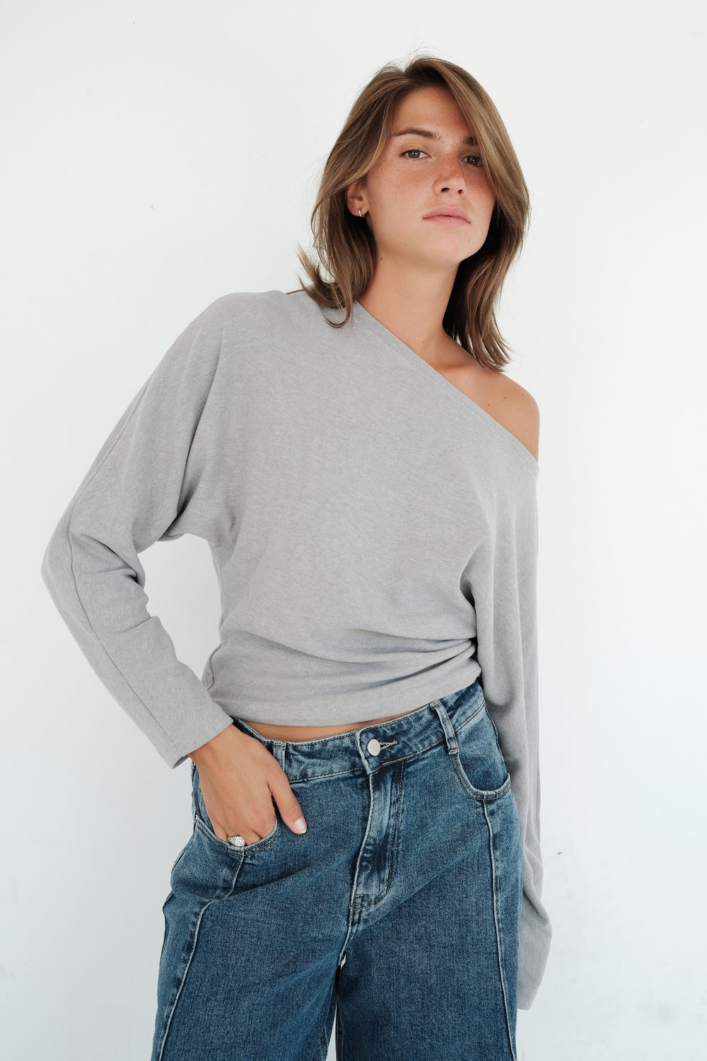 PULL SKYE GRIS