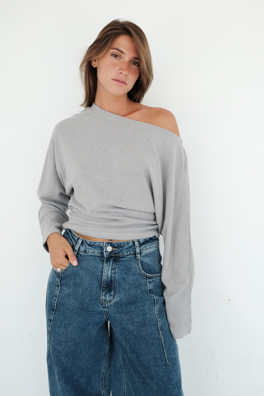PULL SKYE GRIS